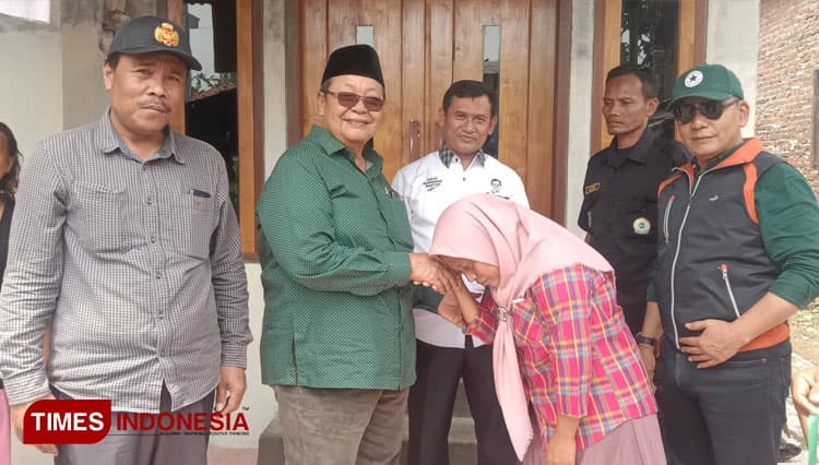 Senyum Bahagia Warga yang Mendapat Bantuan Bedah Rumah