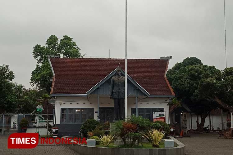 Mengintip Kisah di Balik Istana Gebang, Rumah Masa Muda Bung Karno