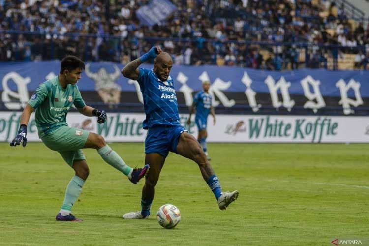 David da Silva Paceklik Gol, Ini Respon Pelatih Persib Bandung