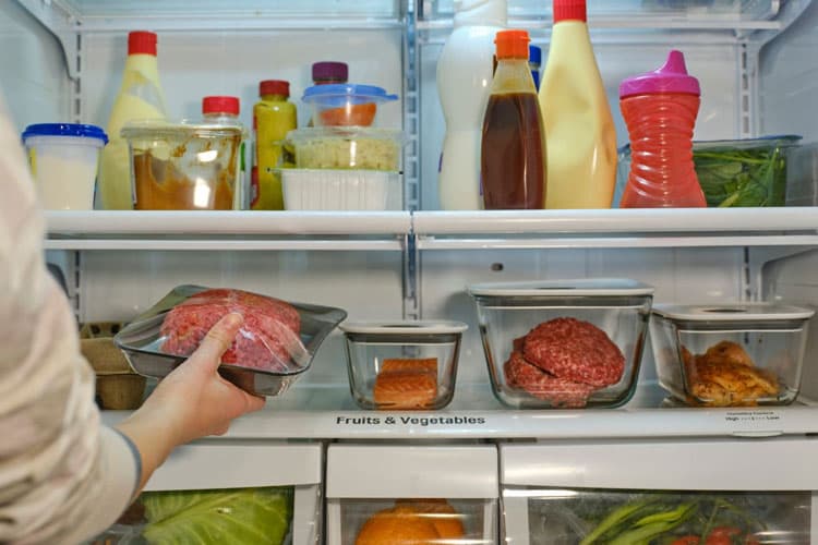 Berapa Lama Anda Dapat Menyimpan Daging dan Salad di Kulkas atau Freezer?