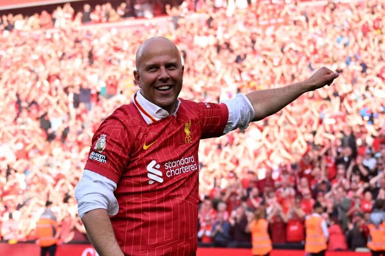 Arne Slot Pecahkan Rekor: Pelatih Belanda Pertama yang Juara Liga Inggris