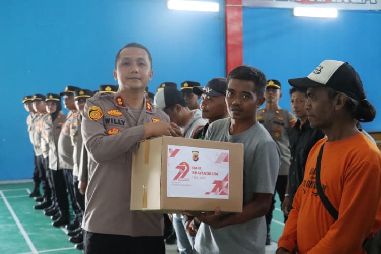 Polres Majalengka Bagikan 750 Paket Sembako, Bukti Nyata Polri Hadir untuk Warga