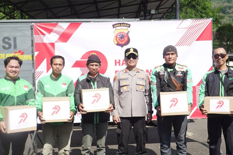Beri Layanan CKG dan Bansos, Komitmen Polres Banjar Dukung Program Pemerintah di Peringatan Hari Bhayangkara