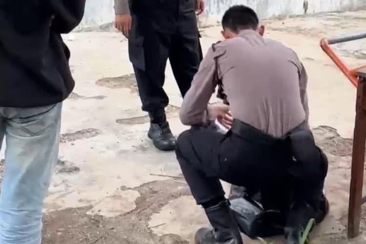 Polisi Gerebek Rumah Kosong Peracik Miras Oplosan di Cianjur, Dua Pemuda Diamankan