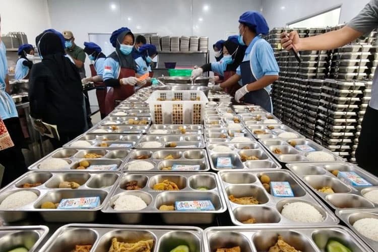 Redam Inflasi, Prabowo Dorong Peralihan dari Telur Ayam MBG ke Telur Puyuh