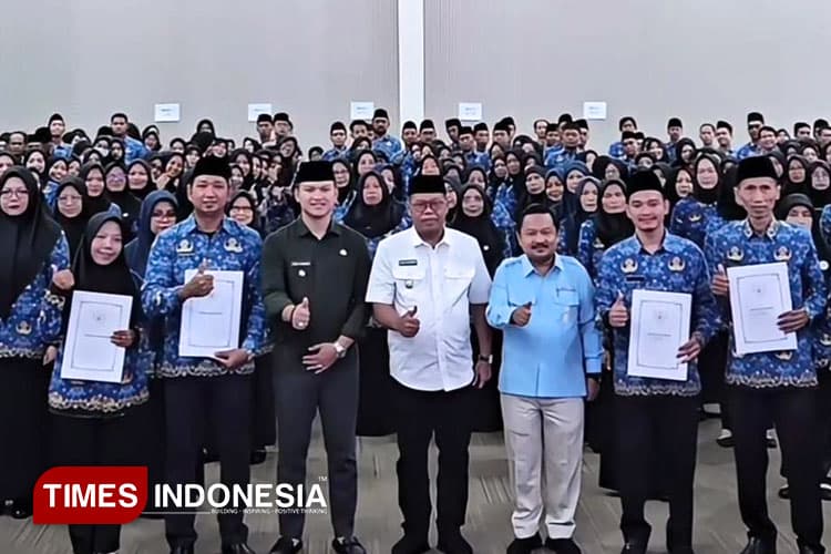 Penguatan Birokrasi, Ratusan PNS Majalengka Terima SK Kenaikan Pangkat