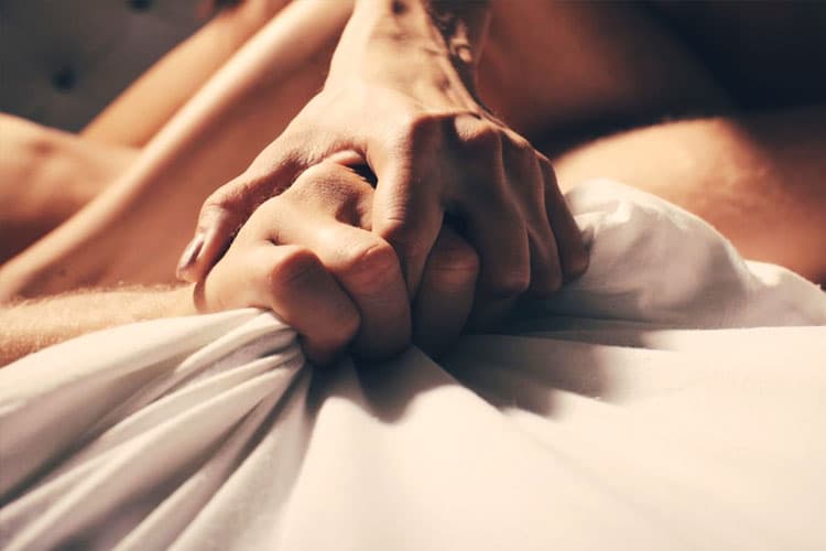 Mulai Hari Ini Hubungan Seksual di Luar Nikah Dapat Dijerat Pidana