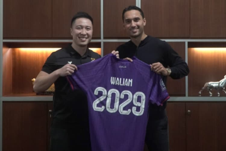 Ezra Walian Resmi Diikat Persik Kediri Sampai 2029