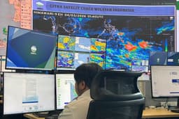 Pemerintah Mulai Operasi Modifikasi Atasi Cuaca Ekstrem