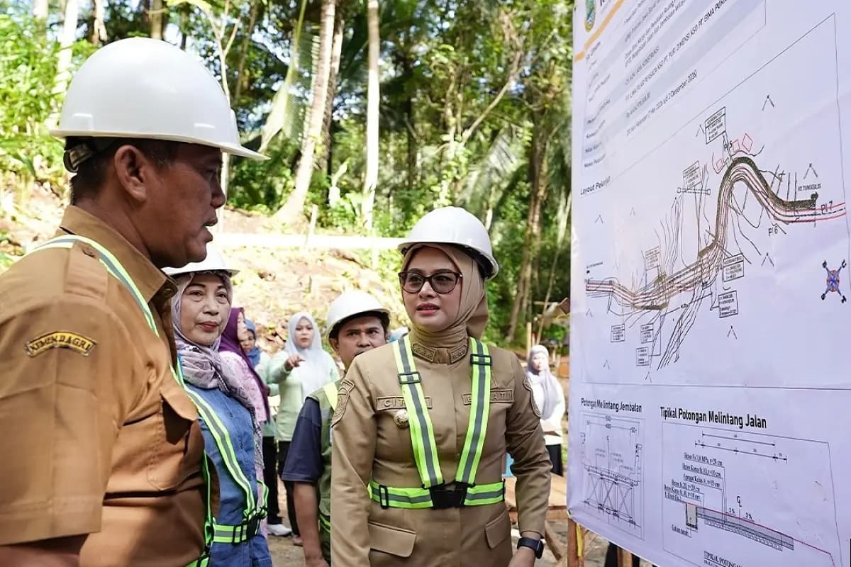 Tinjau Pembangunan Jembatan Bojong, Bupati Citra Pitriyami:  Jadi Penghubung Strategis Enam Desa